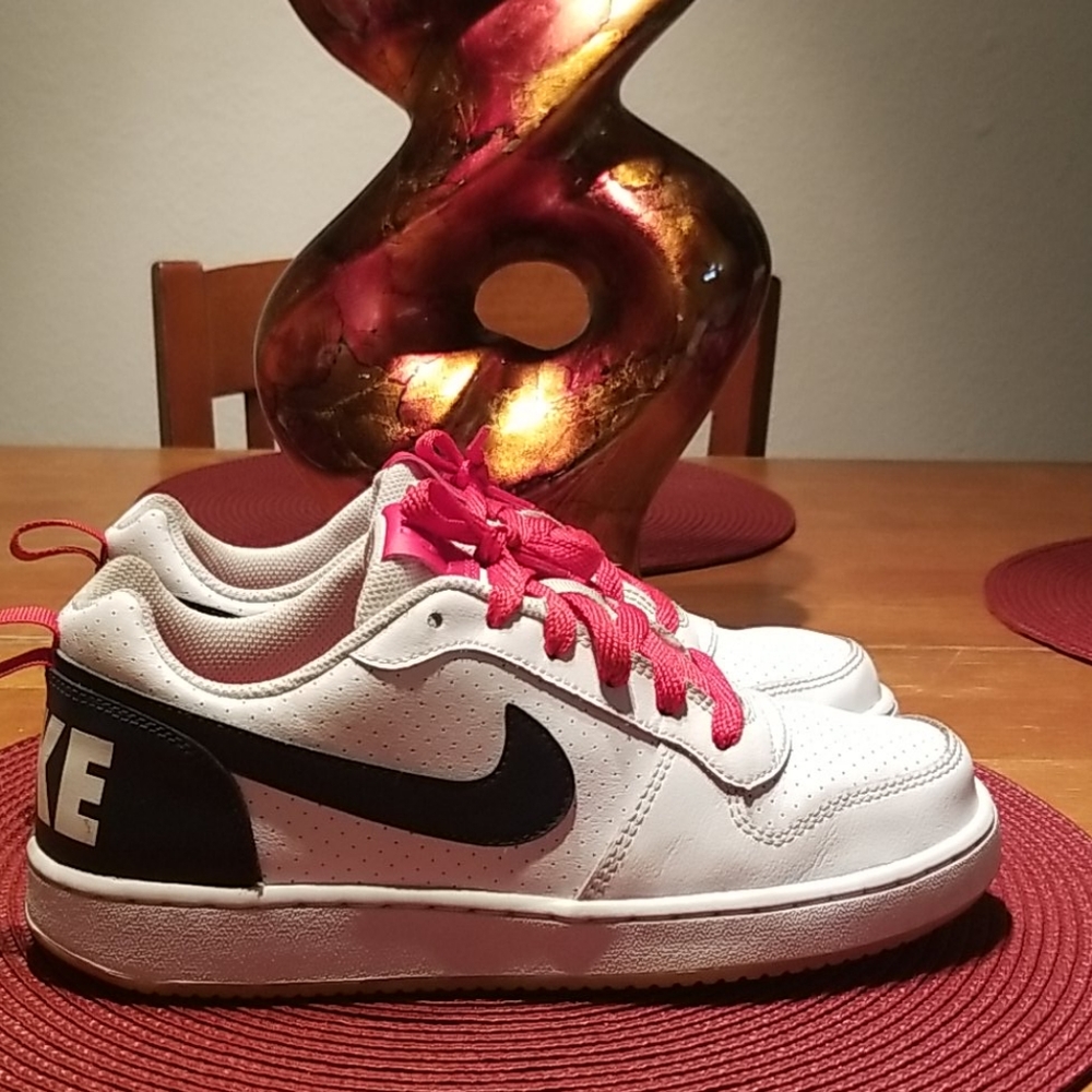 Nike Court Borough low. Size 8